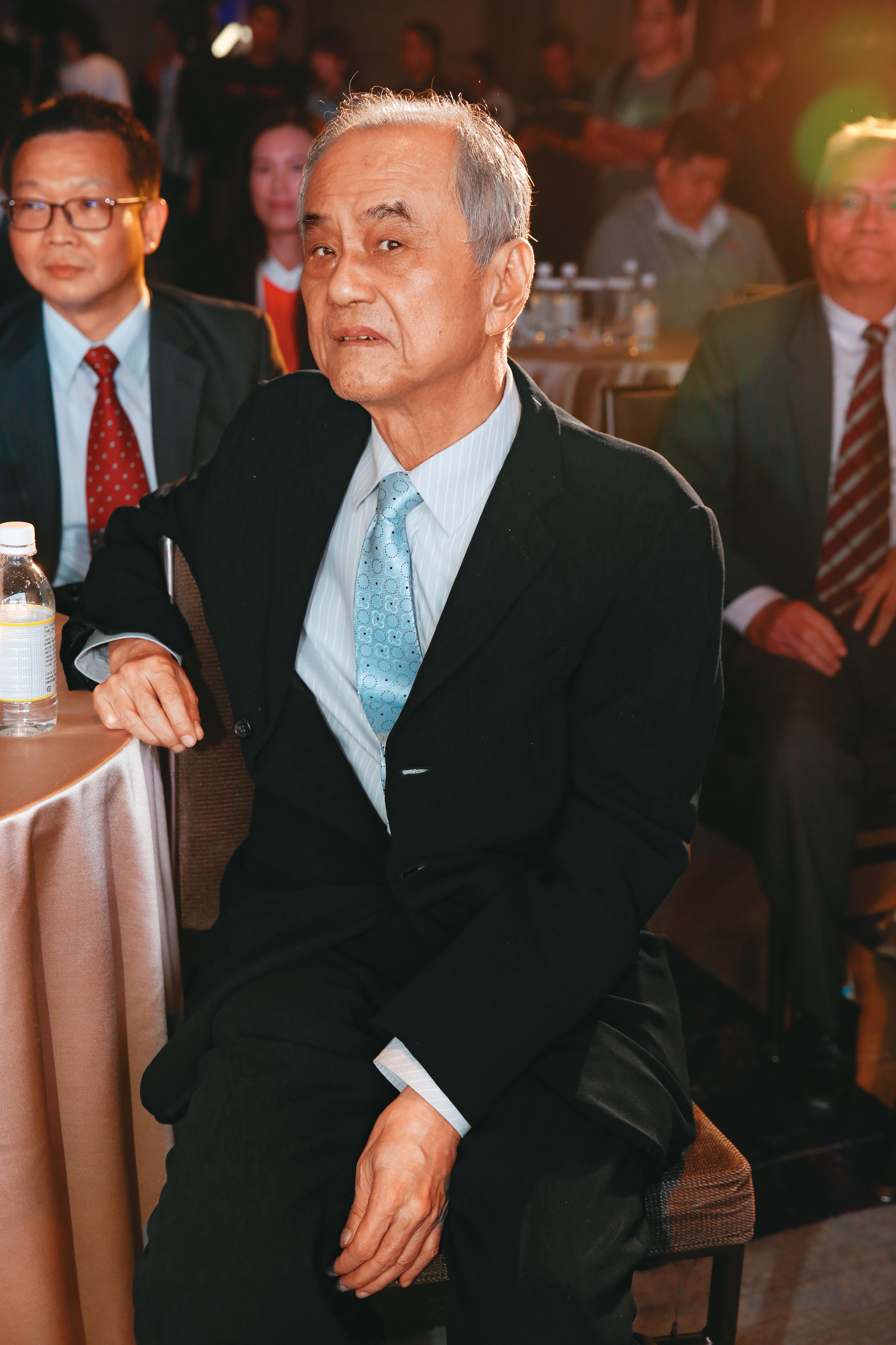 京元電原是昱冠資訊的客戶，京元電董座李金恭也是投資昱冠的受害人之一。
