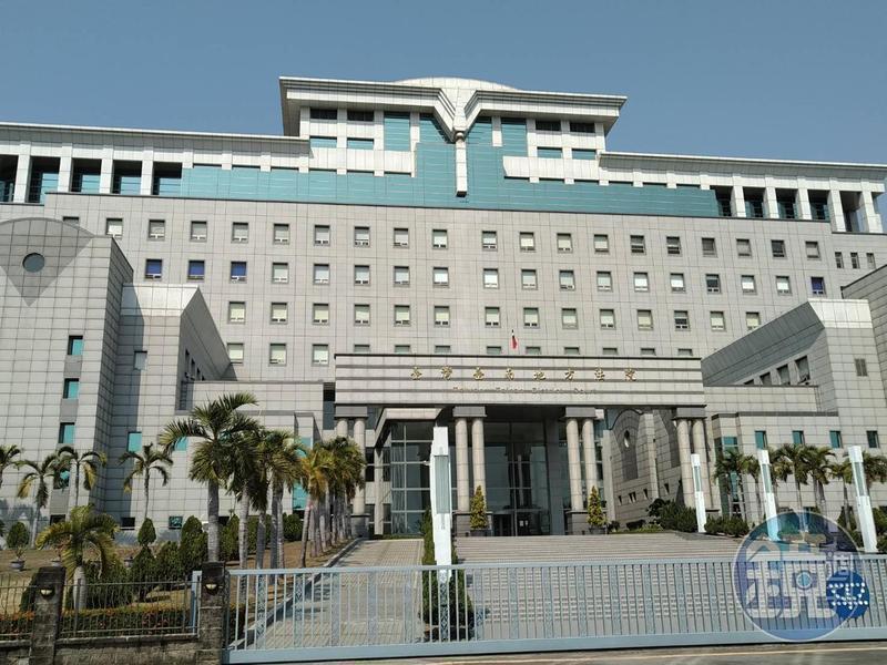 台南地院最終不採信王男的證詞,因侵害配偶權判決小王應賠償軍人丈夫20萬元。(本刊資料照)