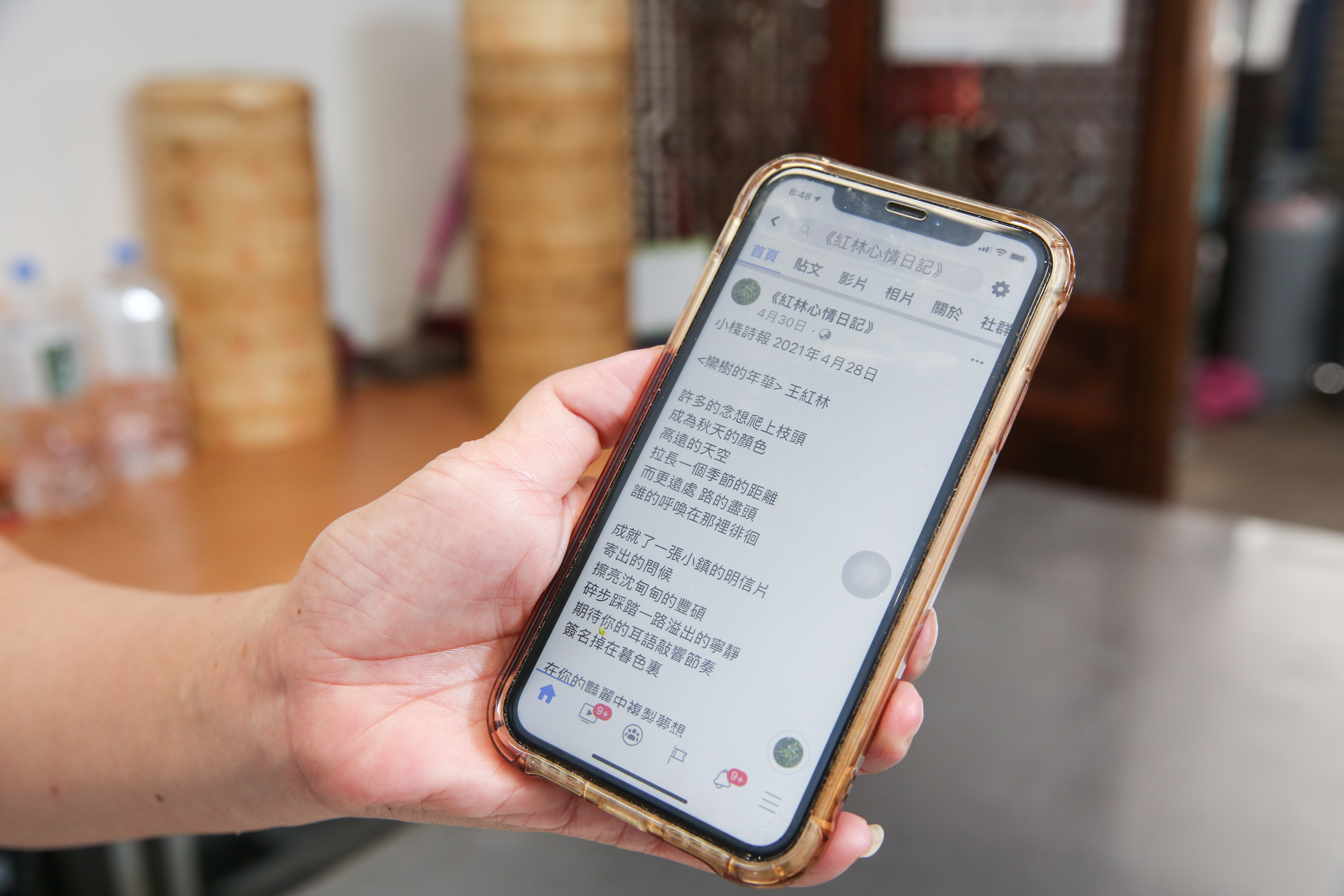 因為疫情已經2年沒回湖北老家探望養父母，每當想家時，王紅林就會上網寫文章抒發思鄉之情。