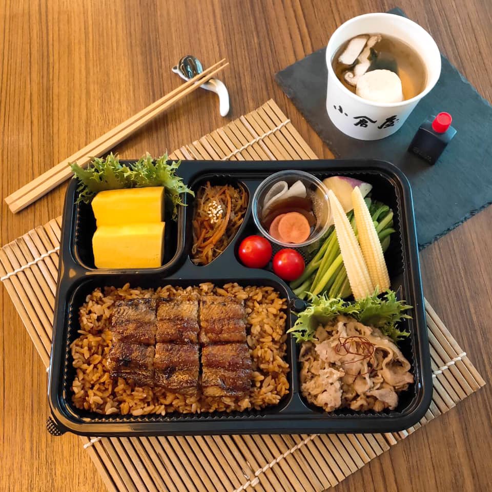 小倉屋也推出許多鰻魚外帶便當，「蒲燒鰻時旬便當（蒸）」附厚燒玉子、牛肉、蒸野菜等配菜，營養均衡。（450元/份）