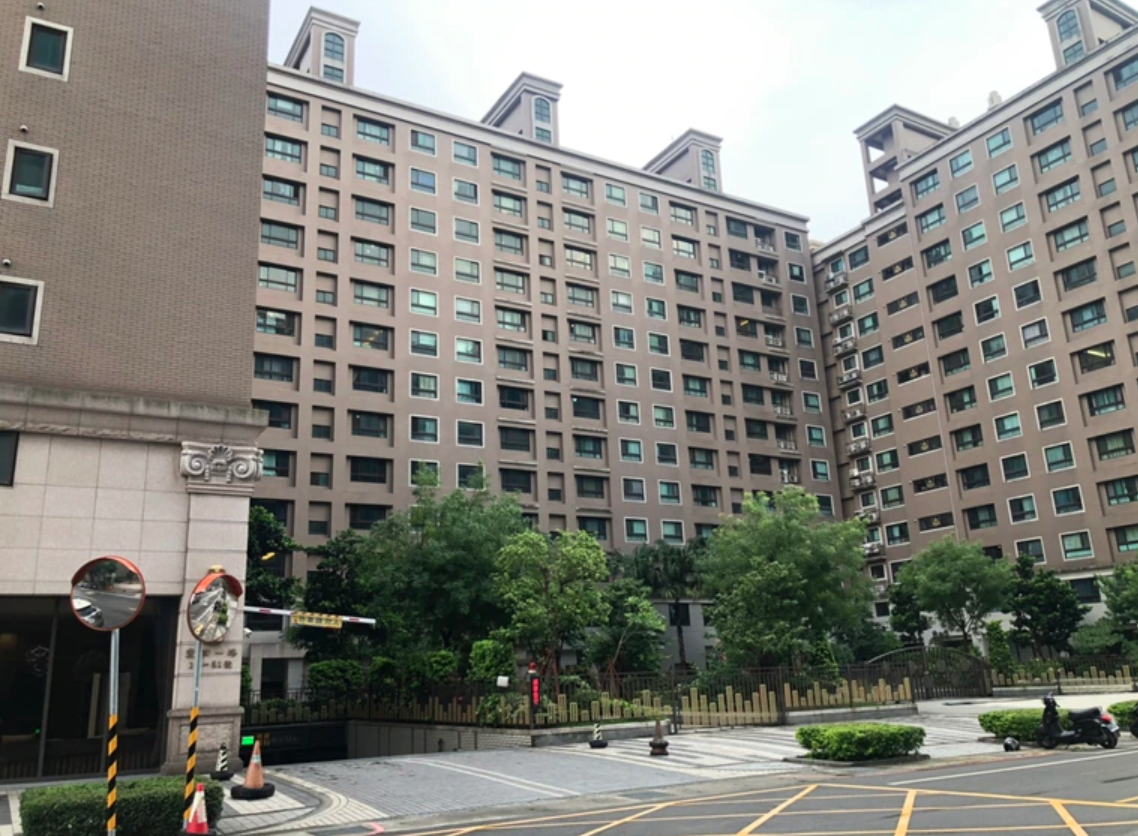 桃園市八德區一處社區發生夫殺妻的駭人命案。（翻攝畫面）