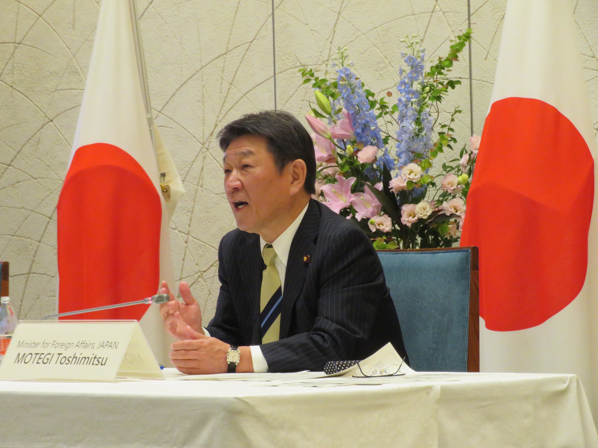 日本外務大臣茂木敏充在本（7）月13日記者會中宣布，日本將追加援贈約100萬劑AZ疫苗協助台灣對抗武漢肺炎（COVID-19）疫情。（翻攝自茂木敏充推特）