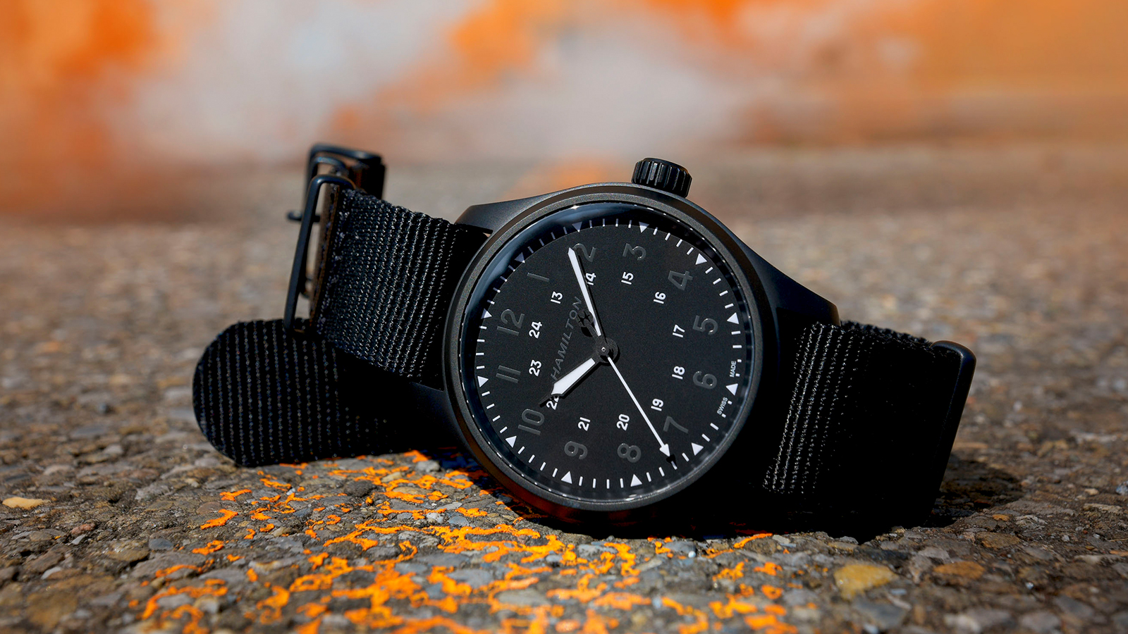 HAMILTON X N.HOOLYWOOD特別版，建議售價NT$ 31,600（限量300只，台灣配額20只）