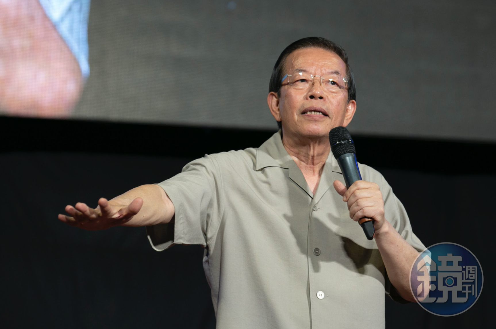 駐日代表謝長廷在臉書透露疫苗運送進度,總統蔡英文也留言向謝長廷和外交團隊道謝,表示「台日友情更加緊密」。(本刊資料照)