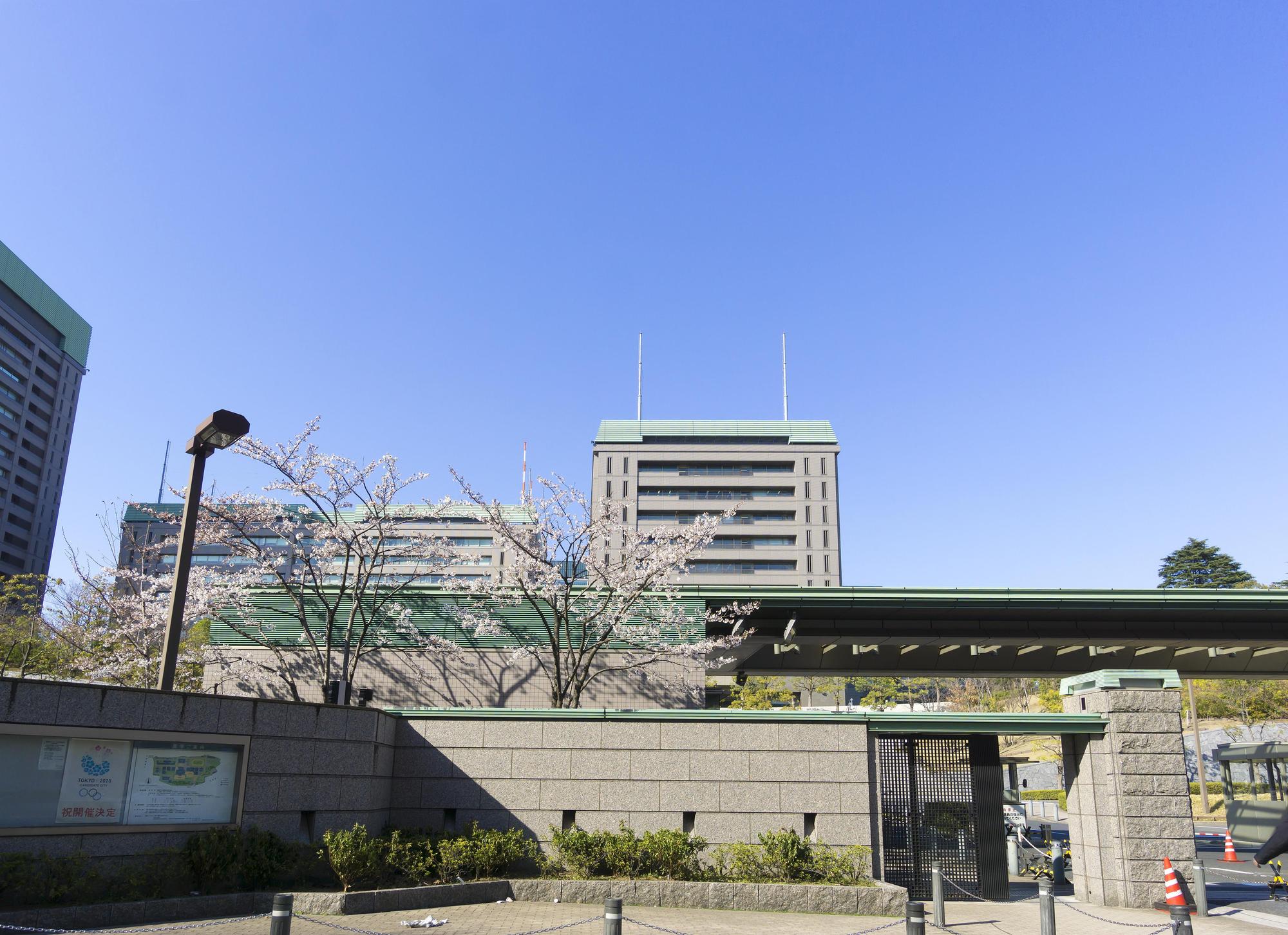 新版日本防衛白皮書,首次明文記載台灣周邊安全的重要性。(東方IC)