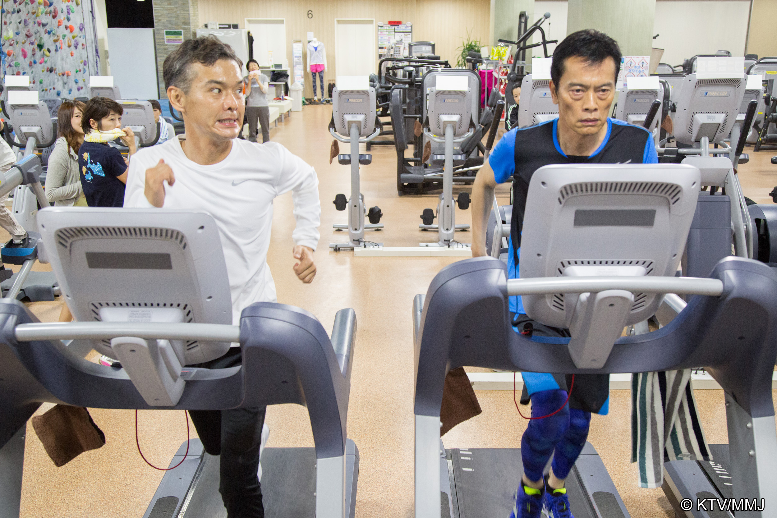 遠藤憲一（右）與渡部篤郎合作日劇《拜託了！岳父大人》，不是BL題材，而是兩個同齡的中年男人，成為準岳父和女婿關係。（國興衛視提供）