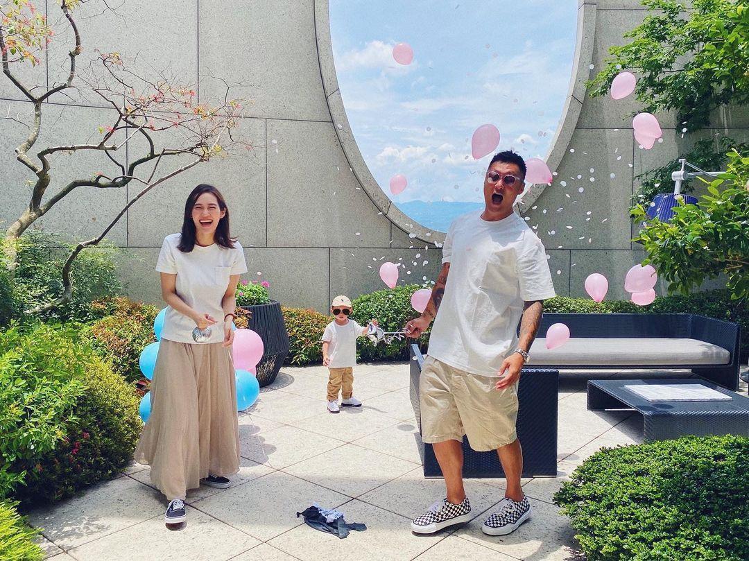 余文樂2017年迎娶「皮帶千金」王棠云,婚後不時曬照發糖。(翻攝自余文樂IG)