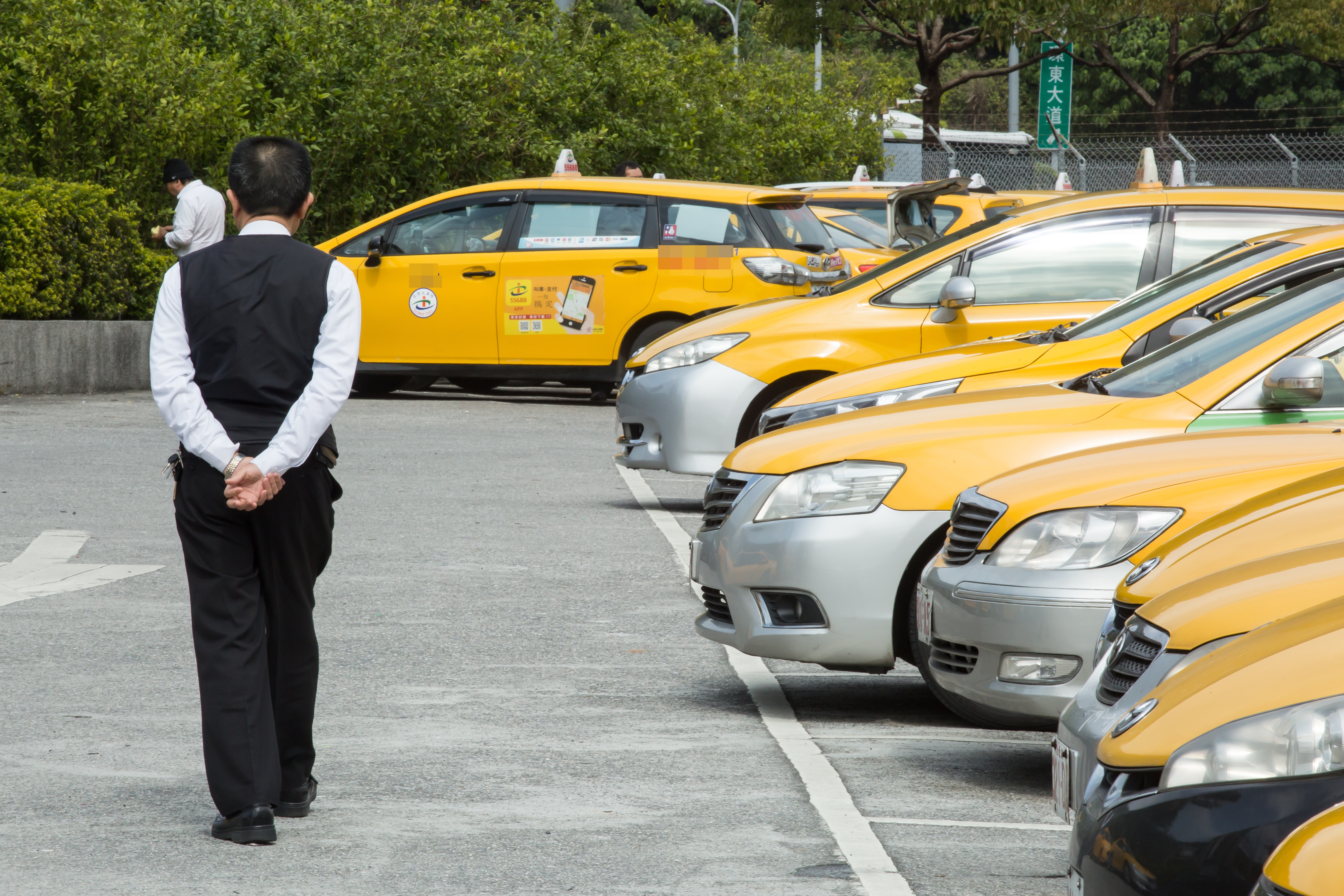 台中市一名運將確診，衛生局緊急匡列30人，其中有一位採檢後陽性確診。（示意圖，本刊資料照）