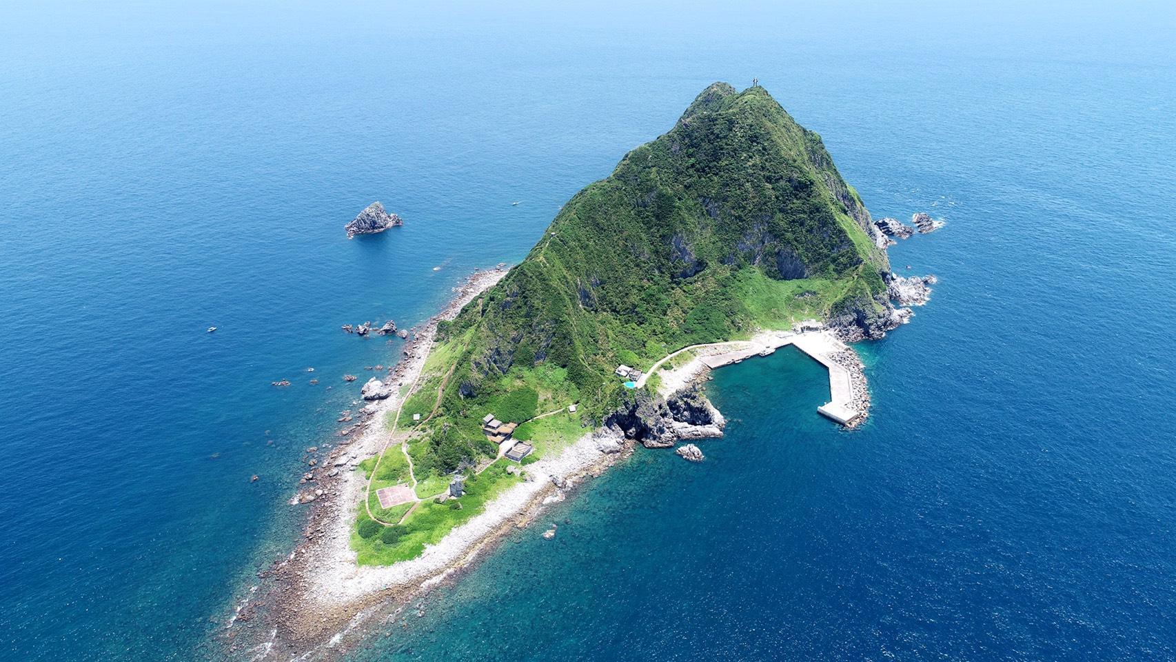 基隆嶼每日登島總人數降載為7成,上限為840人。(基隆市政府提供)