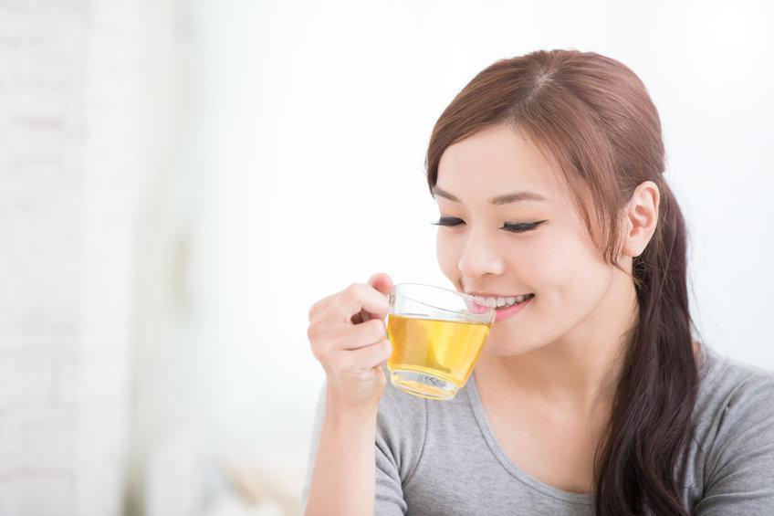 沒有氣泡水、汽水的過度刺激,綿密氣泡感、適口性高,加上黑醋栗、柳橙兩種酸甜好滋味可選擇,是「力度伸維他命 C+D+鋅發泡錠」深受大人小孩喜愛的原因。