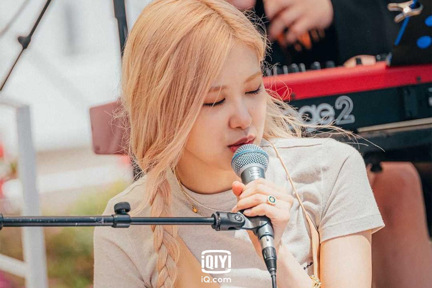 BLACKPINK ROSÉ歌聲讓粉絲聽得如癡如醉。（愛奇藝國際站提供）