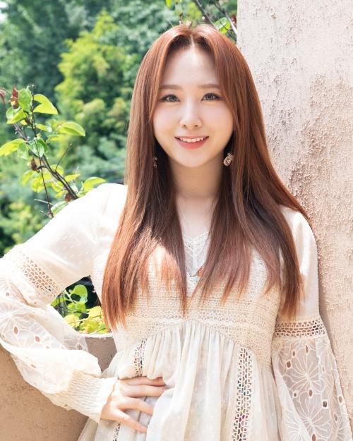 高橋朱里曾是日本AKB48成員,參加《PRODUCE 48》後,以韓國女團Rocket Punch在韓正式出道。(Woollim娛樂提供)