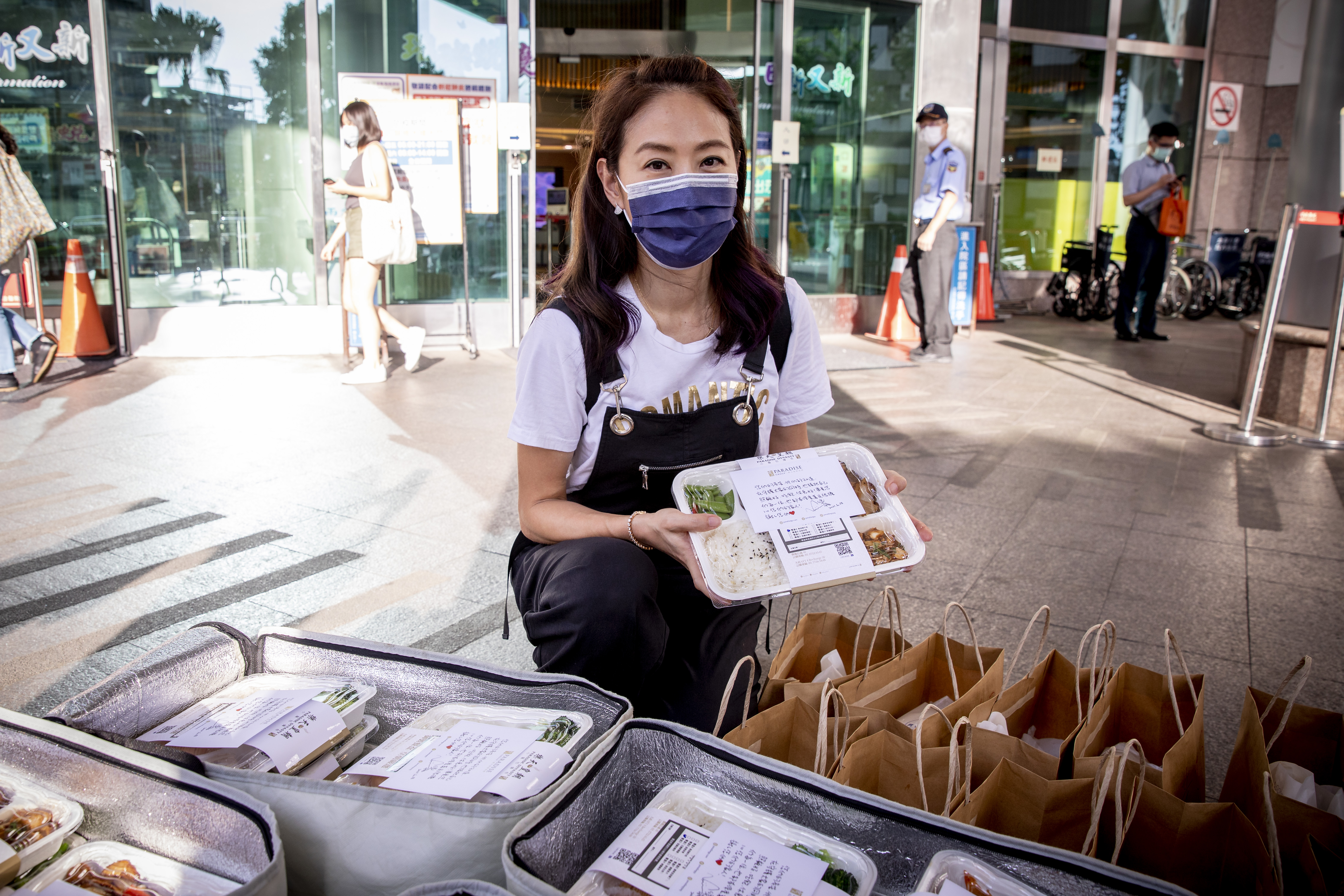 賈永婕連續44天到醫院送愛心便當，如今宣布活動告一段落。（本刊資料照）