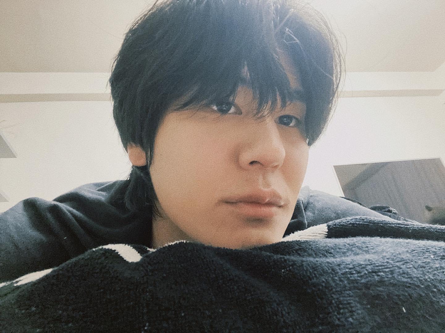 風田自曝到中醫診所脫褲露屁治療椎間盤突出，被女醫師認出相當尷尬。（翻攝自風田IG）