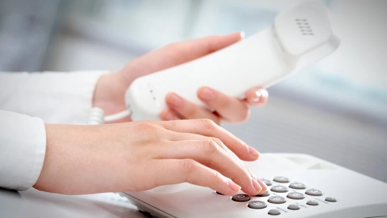 台南一名約60歲的蔡姓婦人，為了幫25歲女兒出國留學預約打疫苗，卻因為被叫了2次阿姨爆走。（翻攝自Dreamstime）