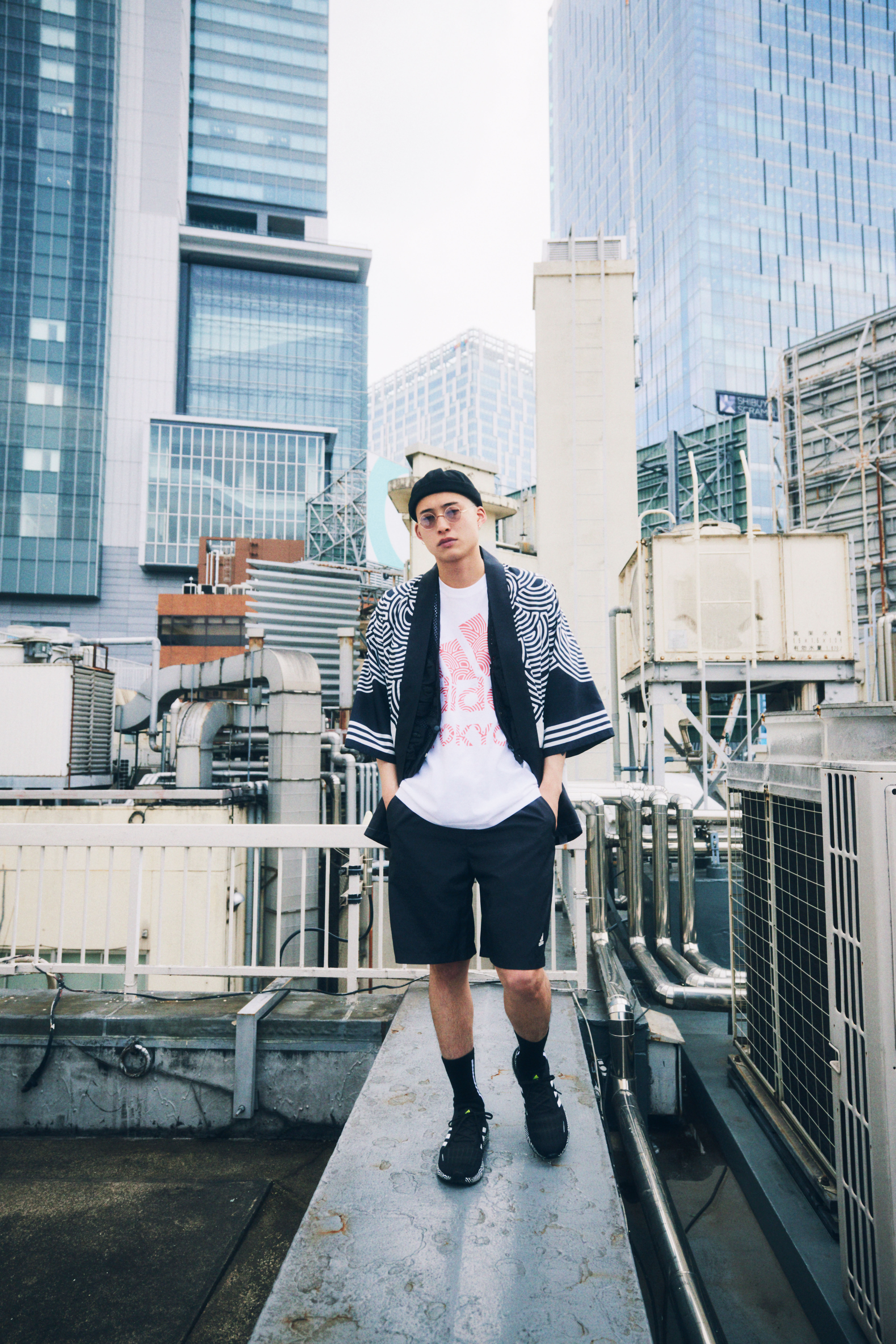 高橋理子與adidas初次問世的法被外套，散發她個人獨到的日本特色。（adidas提供）