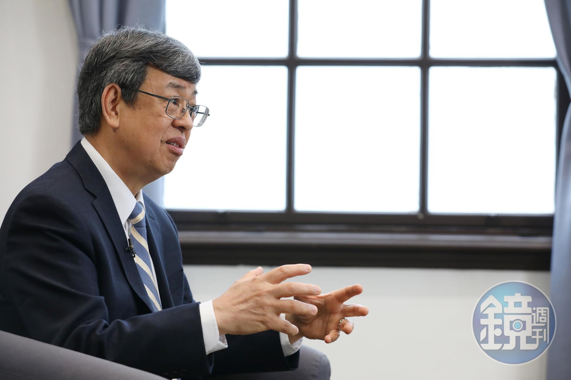 參與國產高端疫苗二期試驗的前副總統陳建仁，近日透露自己解盲結果，施打的是安慰劑。（本刊資料照）