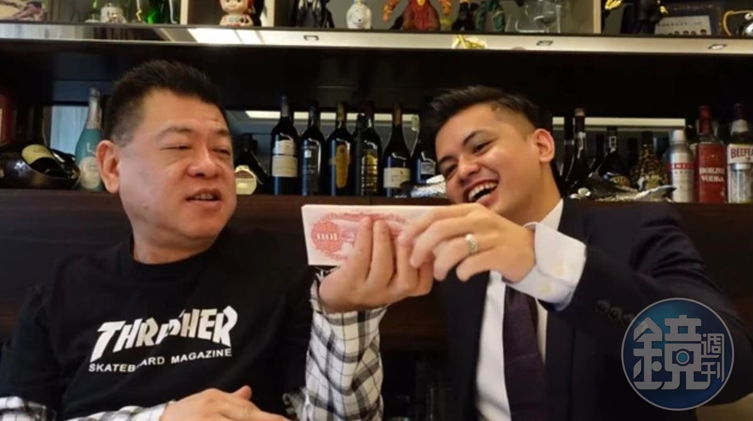 孫德榮（左）找小冬瓜（右）上自己的YouTube節目大聊後事。（翻攝自「孫腫來了」YouTube）