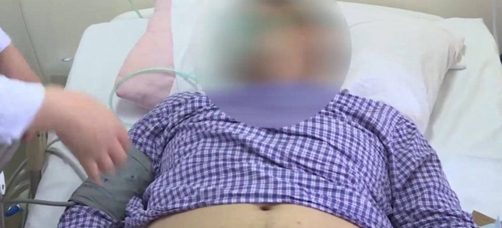 李男身體不適沒有及時就醫，醫師檢查後發現他患上腦中風，（翻攝自微博）