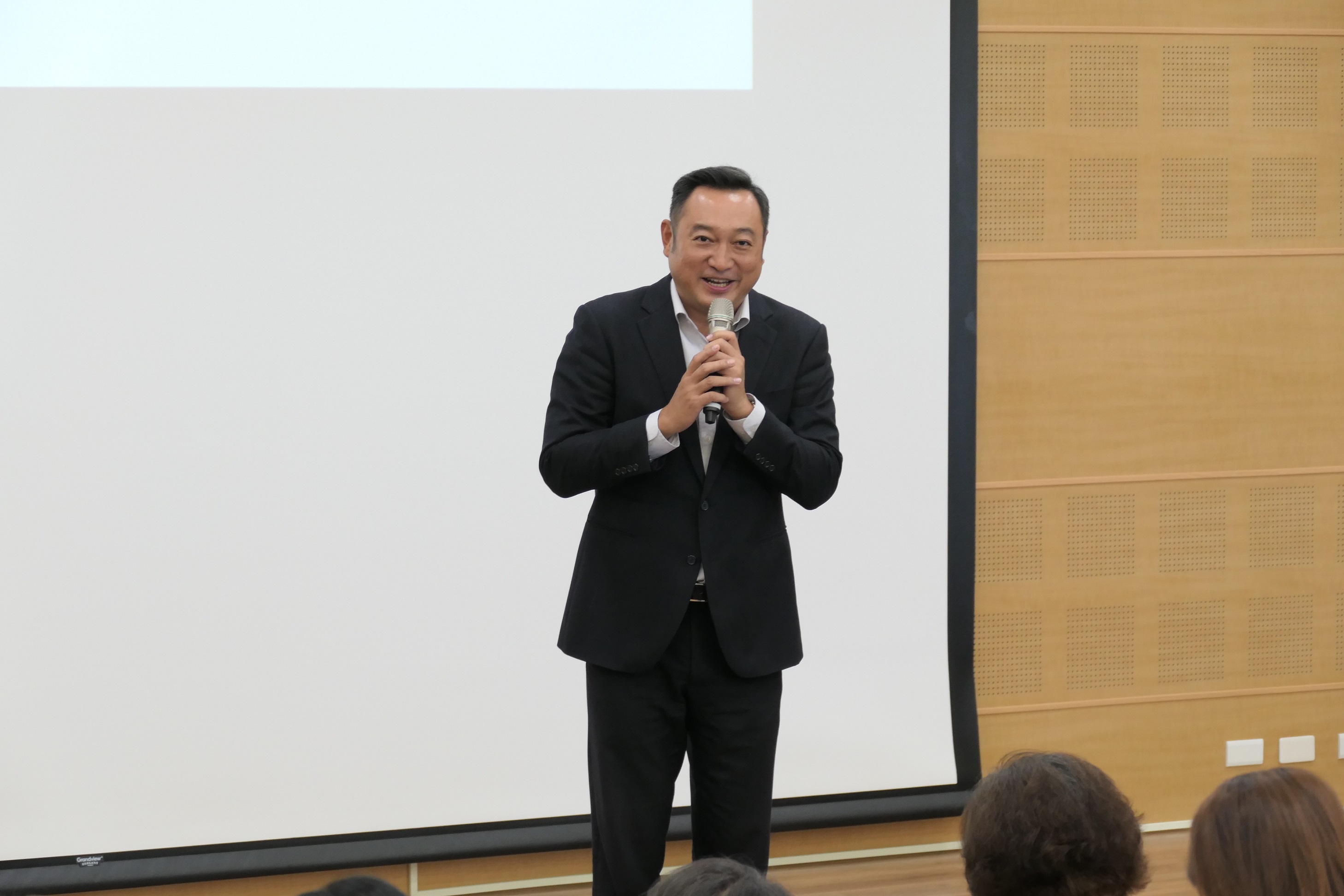 陳政聞強調有謹守防疫規定，但為避免牽連執政團隊，決定請辭下台。（翻攝自陳政聞臉書）