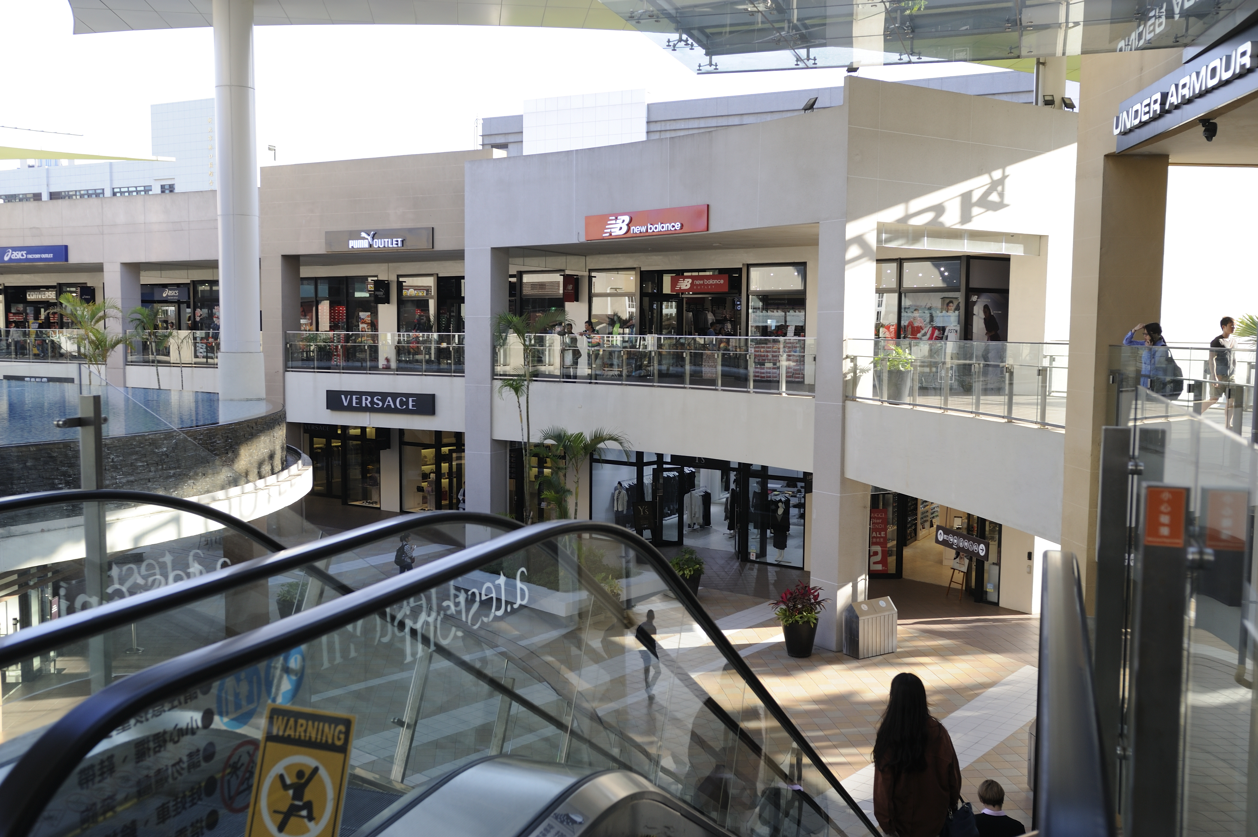 林口三井Outlet接獲員工確診通報，今天停業清消。（本刊資料照）