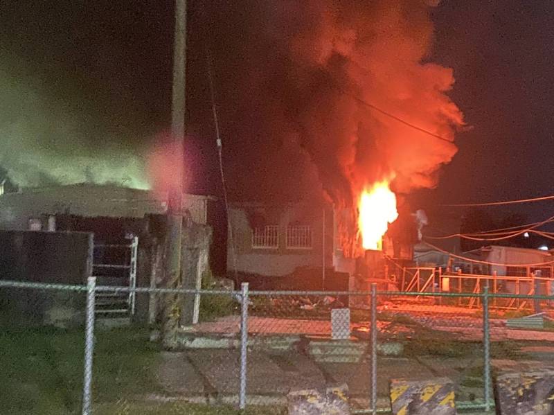 高雄左營一棟民宅發生火警,金姓夫妻葬身火海。(讀者提供)