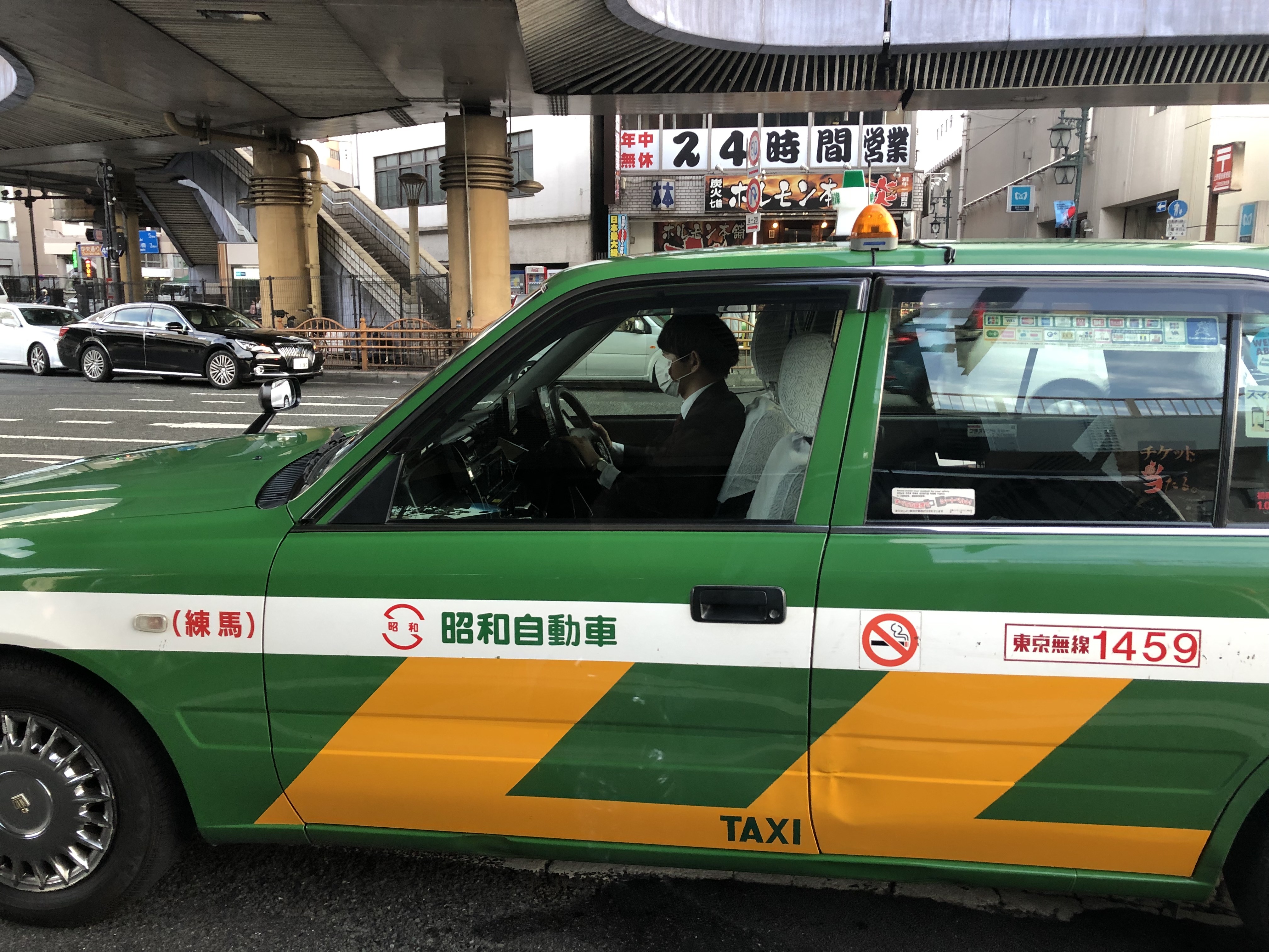 以前出現在東京街頭的，大多是這種傳統計程車。