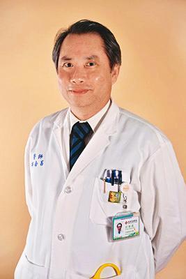 VICP召集人邱南昌說,2劑都打同廠牌疫苗就能預防重症,混打並非台灣防疫迫切之事。(翻攝馬偕醫院官網)