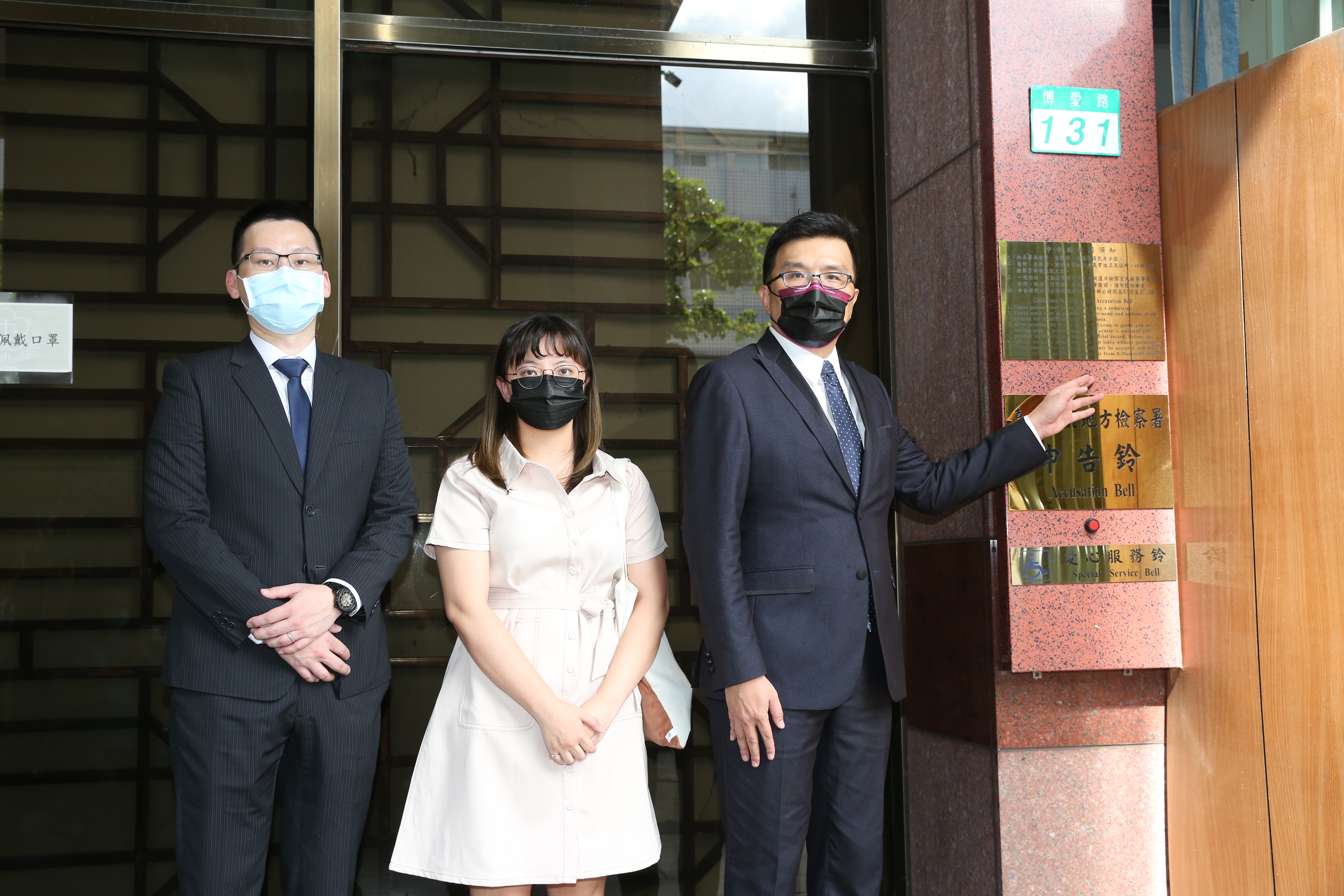 聯昌電子按鈴控告黃育仁。