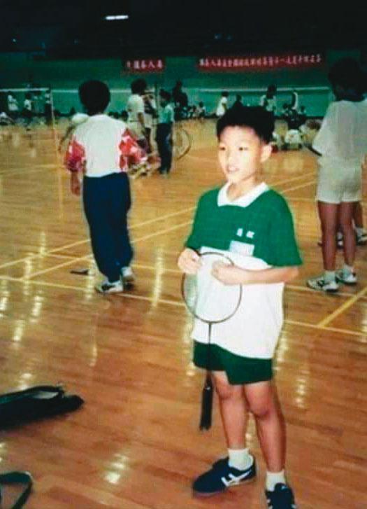 周天成小學六年級認識恩師鄭永成,開啟國際賽眼界。(鄭永成提供)