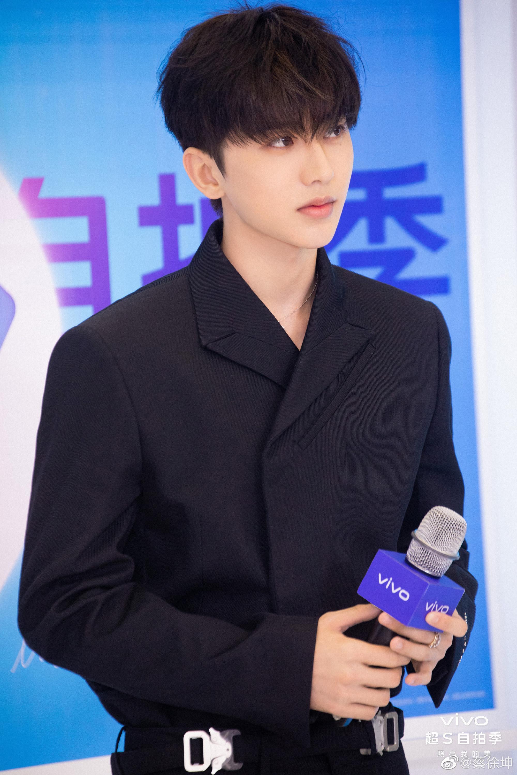 吳亦凡被質疑看不起蔡徐坤。(摘自蔡徐坤微博)
