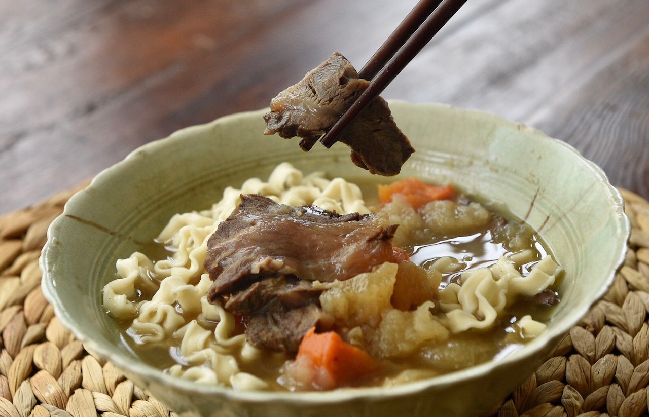 「清燉牛肉麵」吃得到牛腱、牛筋兩種部位。