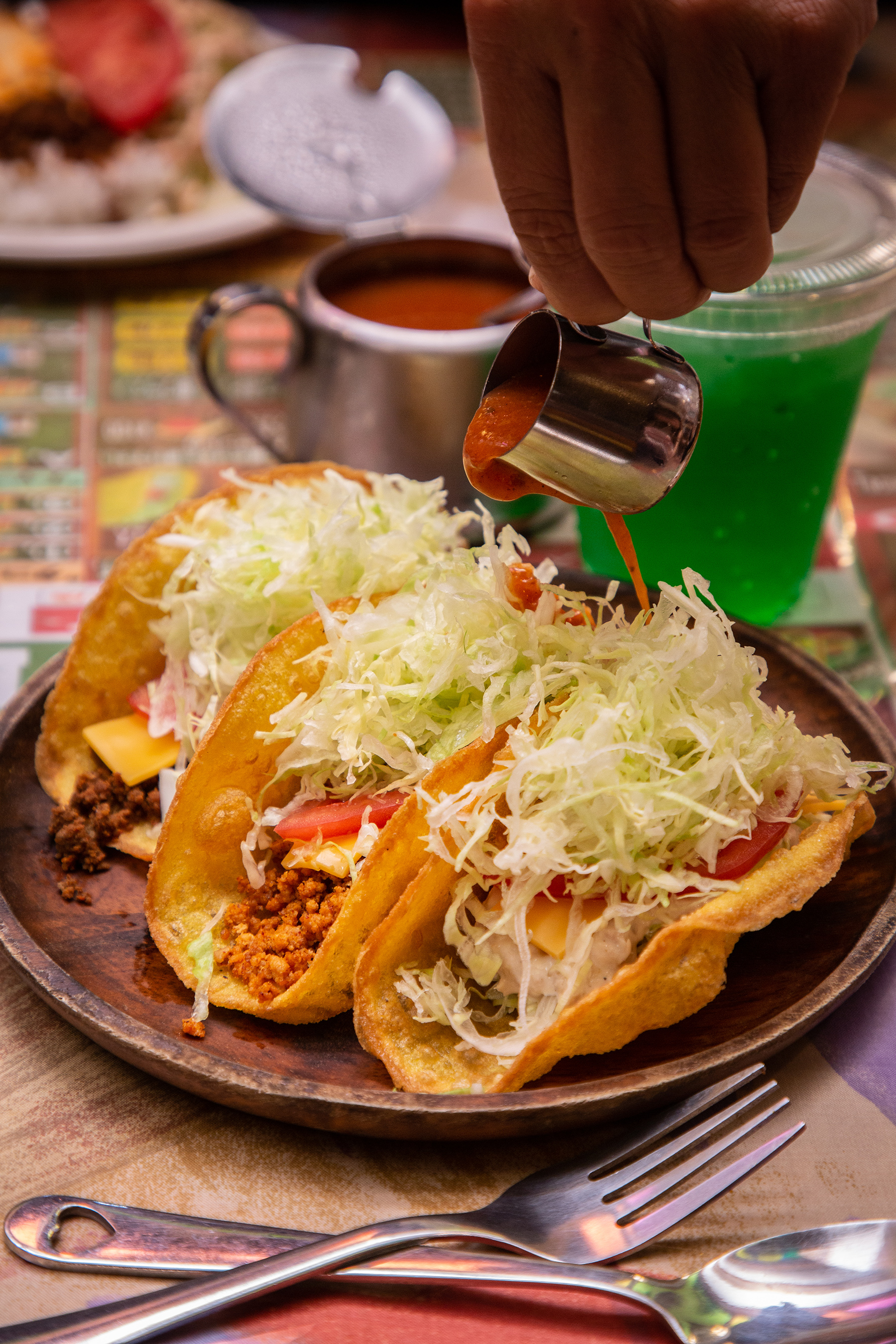 除了「Taco Rice」，我還喜歡經沖繩改良後，夾雜日式醬料與餅皮做法的Taco。