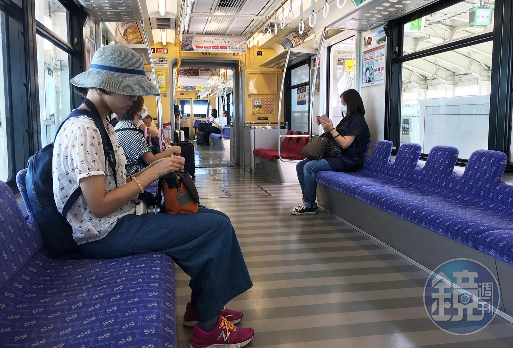 選擇沖繩都市單軌電車一日或二日券，可省下交通費，還能沿途欣賞那霸市容。（童心怡攝影）