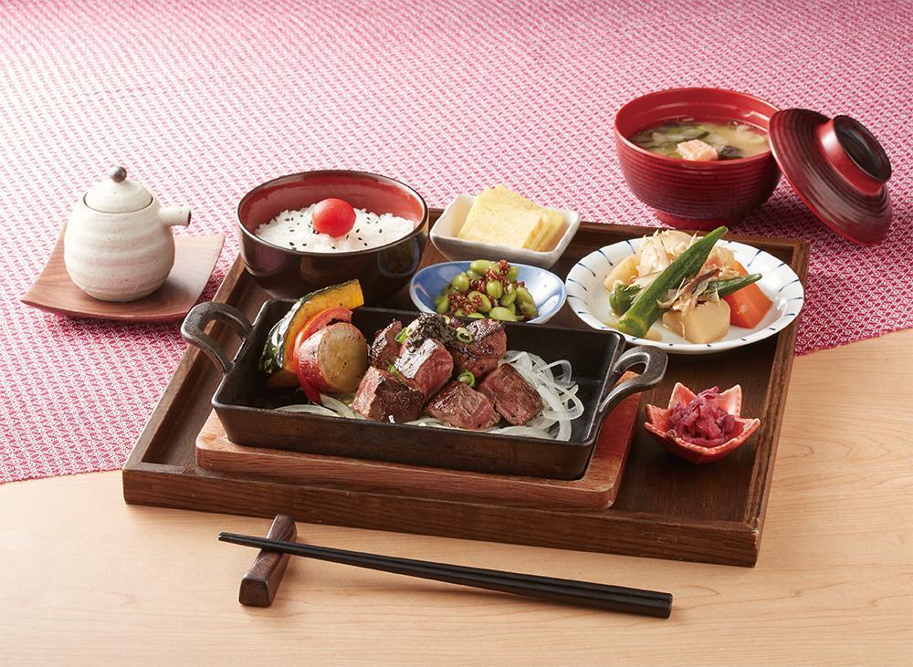 從日本鎌倉到台灣台中展店的紅葉茶屋，也可在台北腹飛雲廚上點到餐。（黑松露骰子牛便當，289元/份，腹飛雲廚提供）