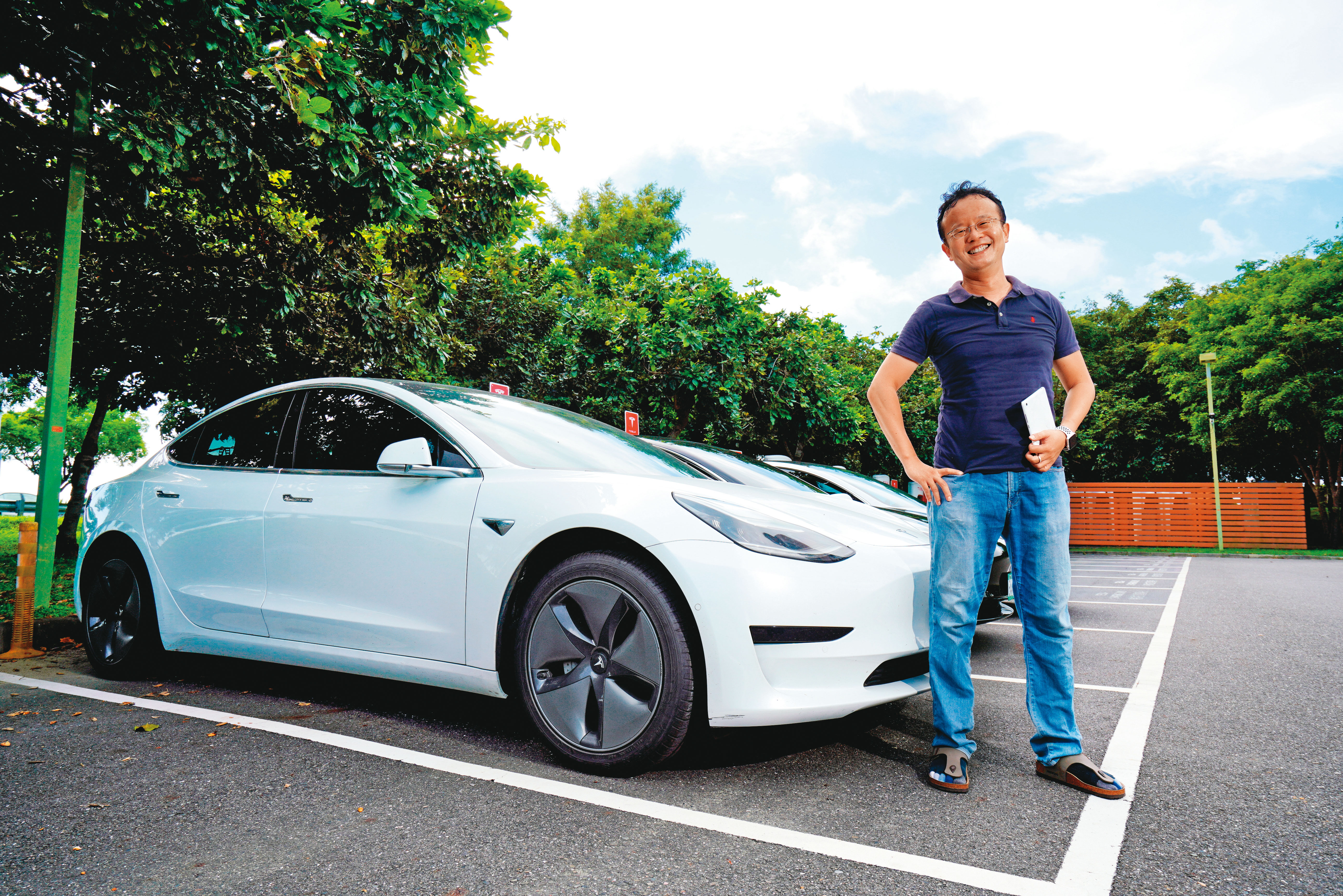 簡單存ETF，讓陳思聖的資產穩定成長，2年前買下愛車特斯拉。