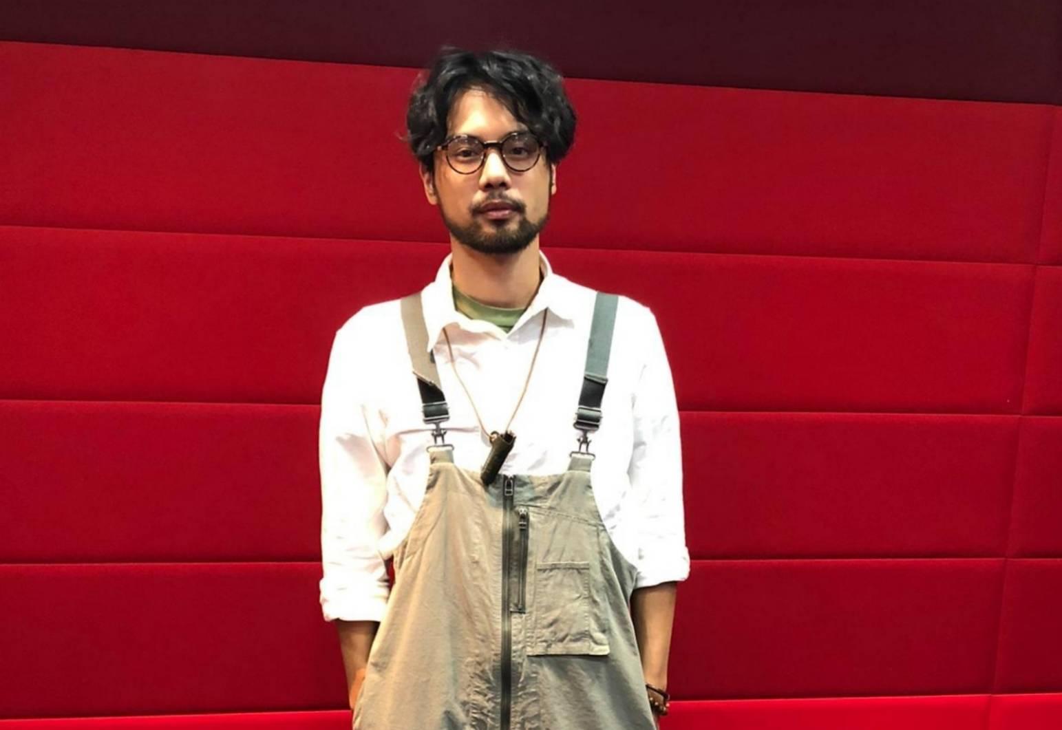 陳健朗年僅30歲,卻拍出甚有懷舊風格的港片《手捲煙》。(CATCHPLAY提供)