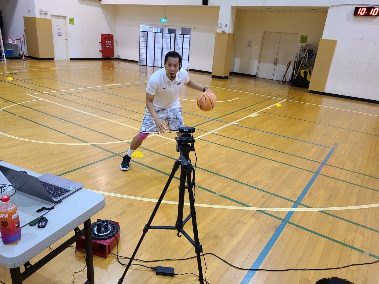 顏行書聲援台灣選手，分享當年代表台灣出賽的往事。（翻攝顏行書臉書）