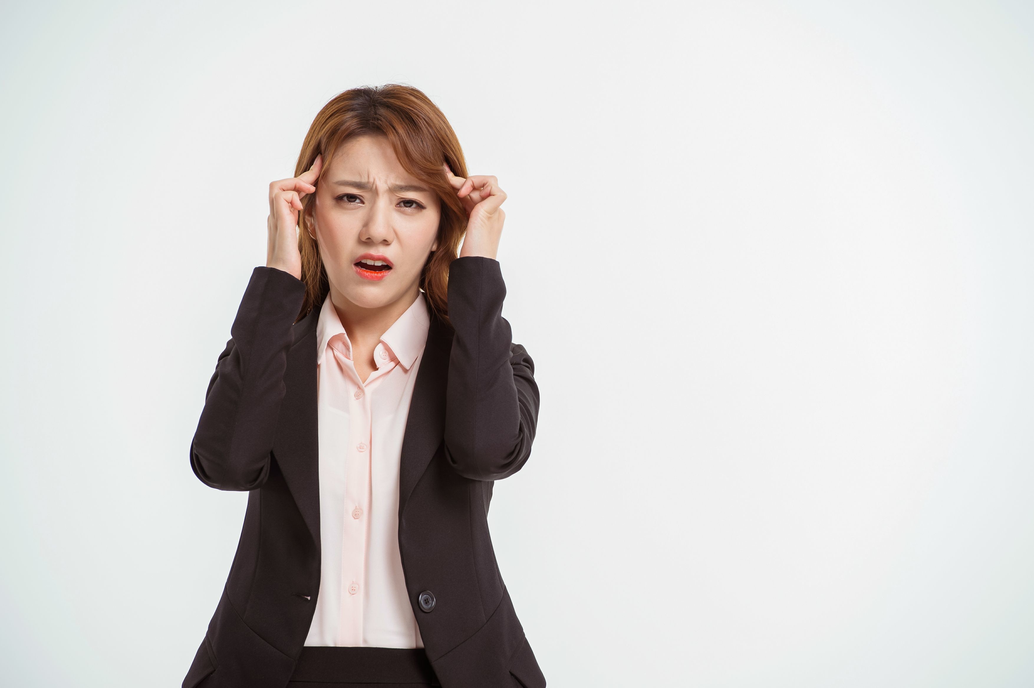 一名女網友焦急發文，表示自己投了履歷，但都被公司已讀後就沒有下文。（東方IC）