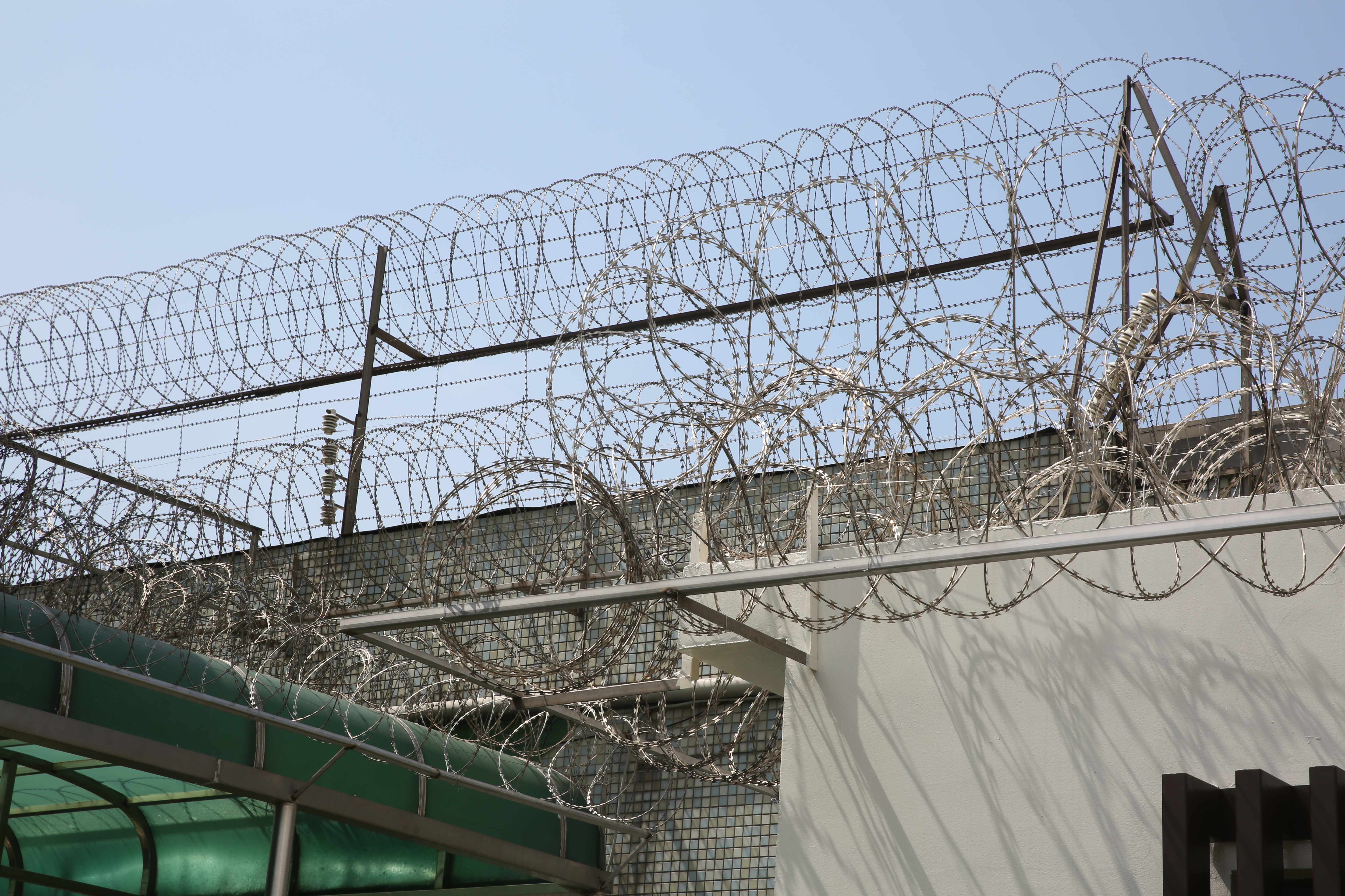 太陽會犯下多起重大刑案，在檢警「后羿專案」後全遭緝獲，即使成員被羈押，在獄中還是會互相監視，不敢出賣同夥。