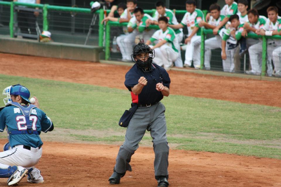 我國的棒球裁判紀華文獲邀至東京奧運執法，是台灣史上第一人。（翻攝自紀華文臉書）