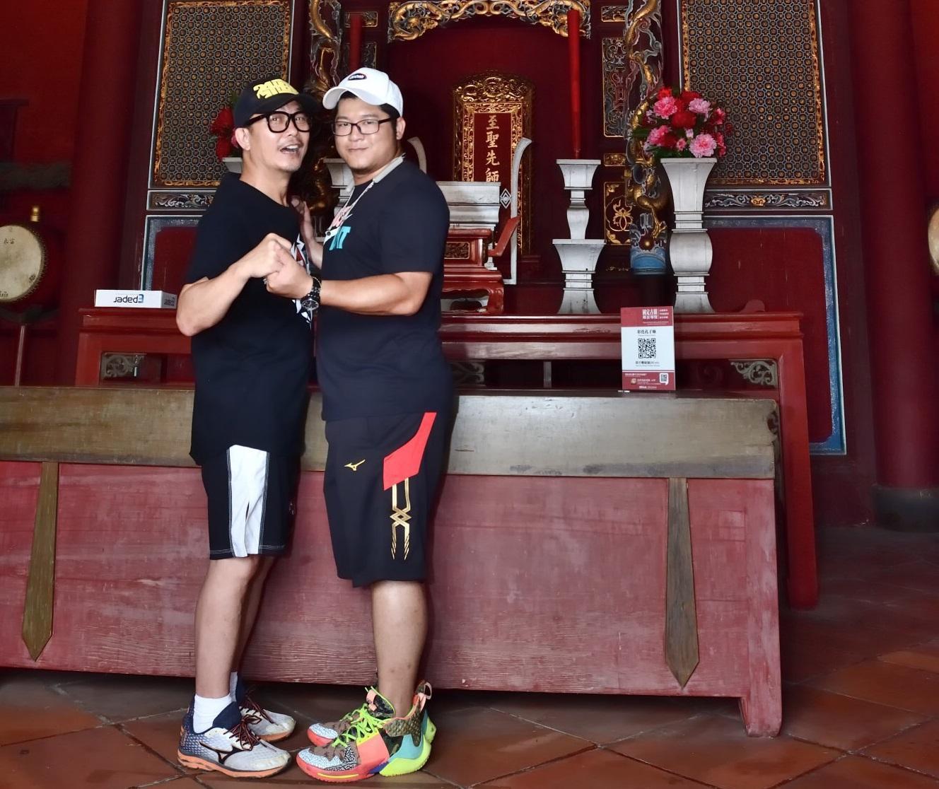 港星錢小豪和草爺因公益而結緣,私下常有聯繫。(紅心字會提供)