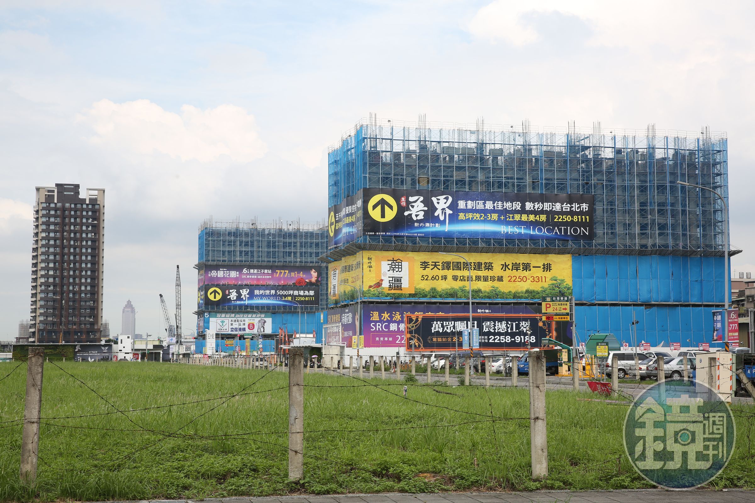 台北市房價太高，讓不少年輕人紛紛轉向新北及桃園等蛋白區。（本刊資料照）