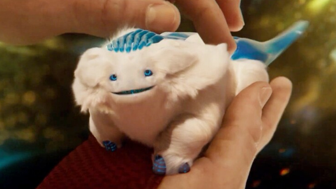 《宇宙特攻隊》戰艦功能的外星生物「小可愛」變身小到能一手掌握。（捷傑電影提供）