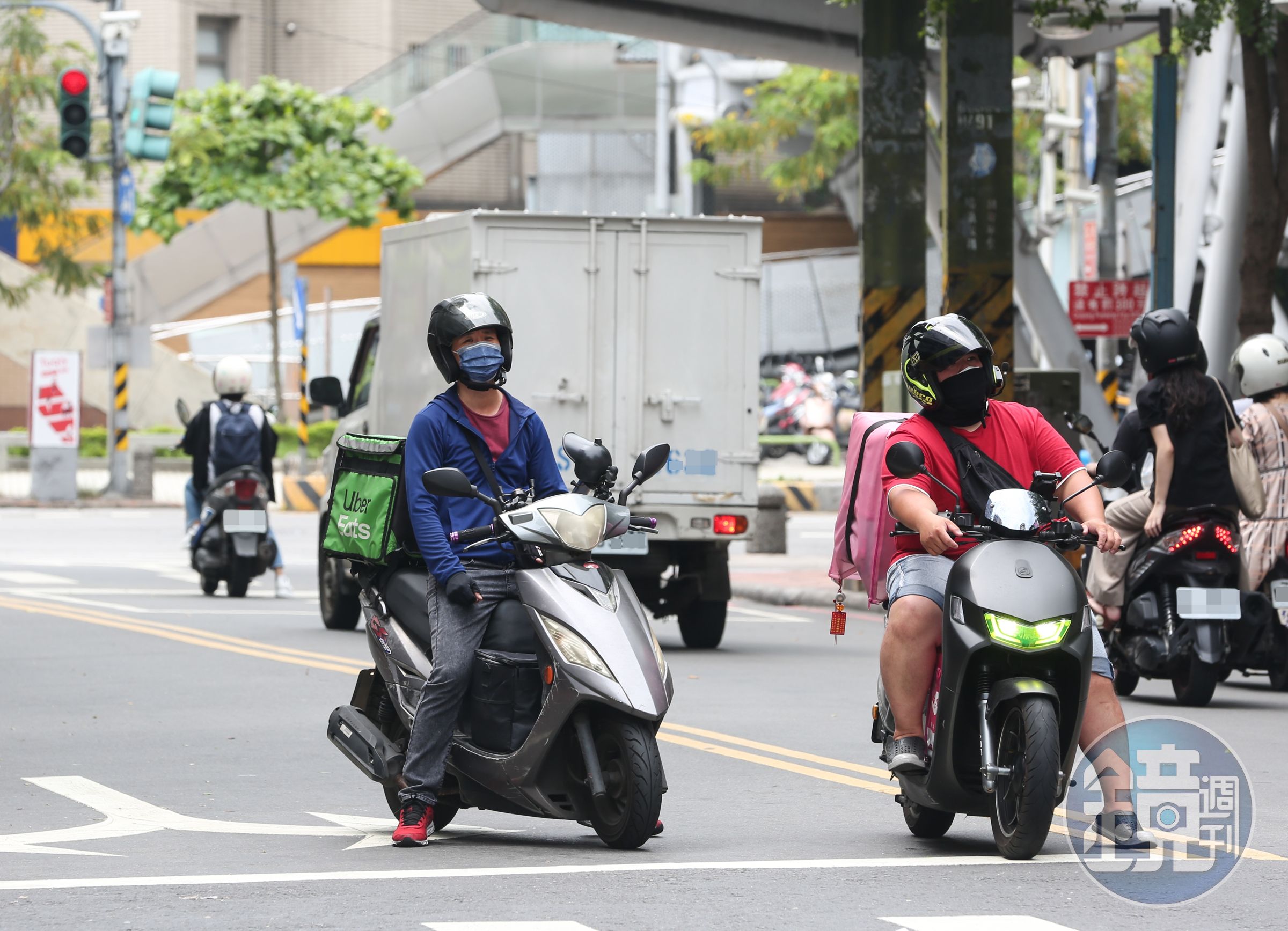 外送平台時常推出優惠，像是會員方案、限量優惠碼或外帶自取等選項。（示意圖，本刊資料照）