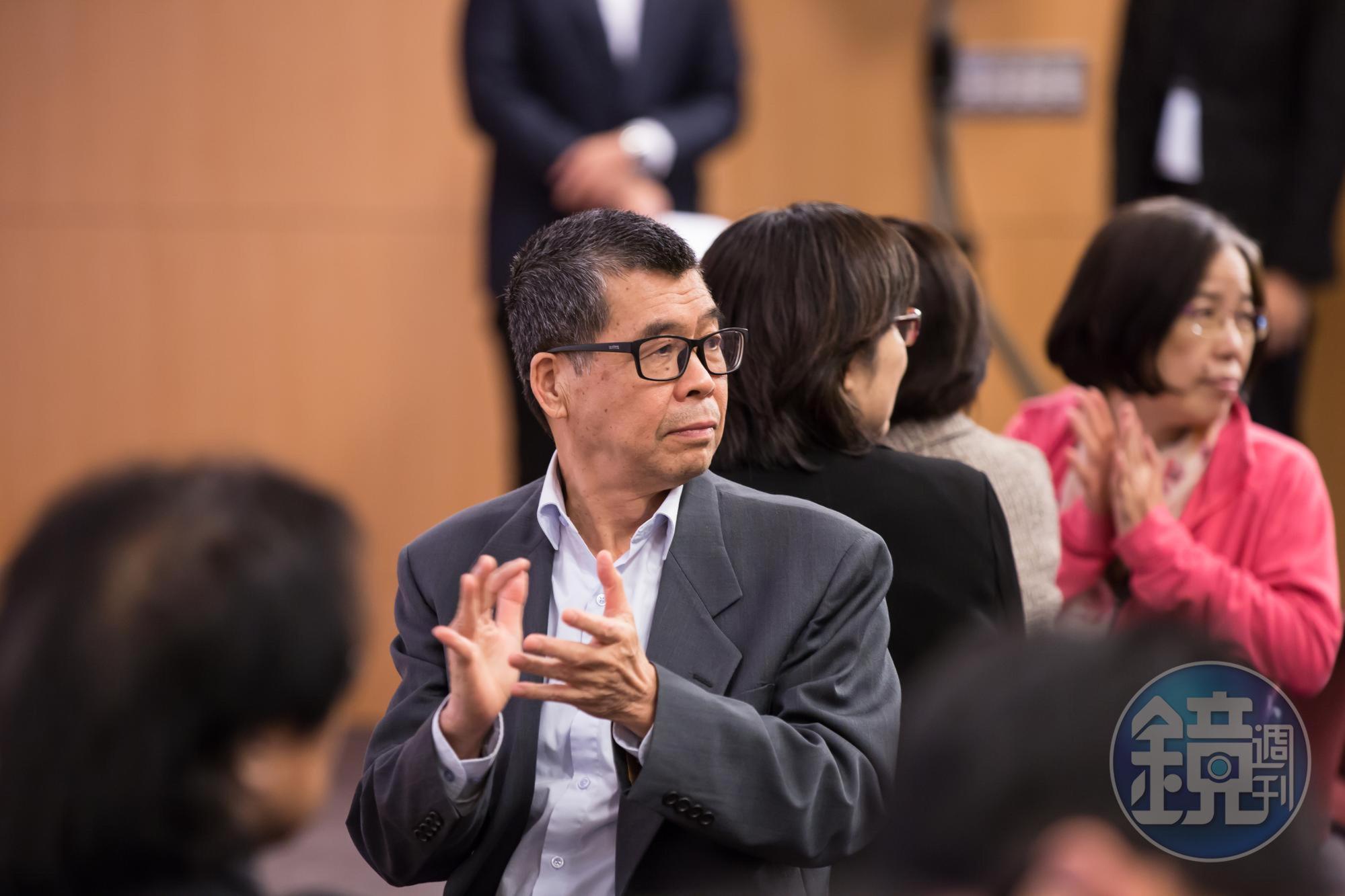 蔡明介認為,台灣正面臨本土科技人才荒、新興科技領域落後和大學教育無法銜接高科技教育等3大危機。