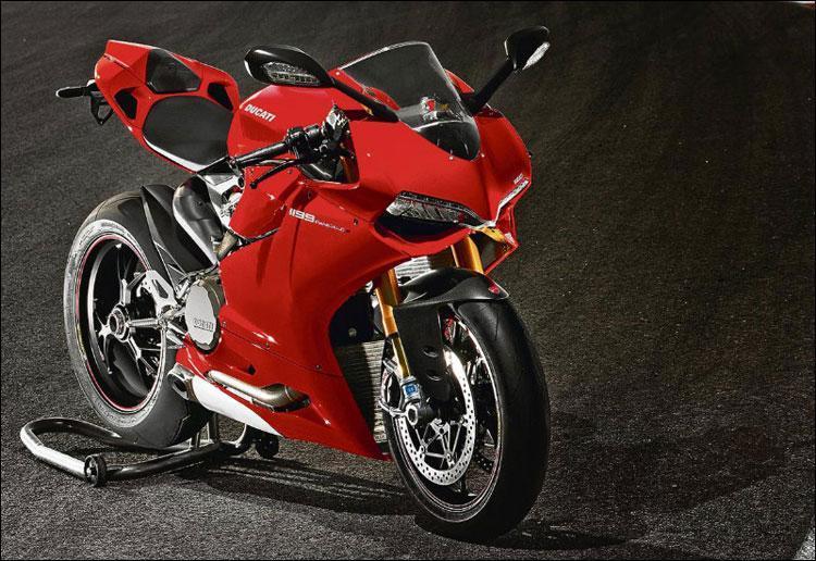危險騎士騎乘的義大利杜卡迪重機1199 Panigale S要價高達160萬。(翻攝自杜卡迪機車官網)
