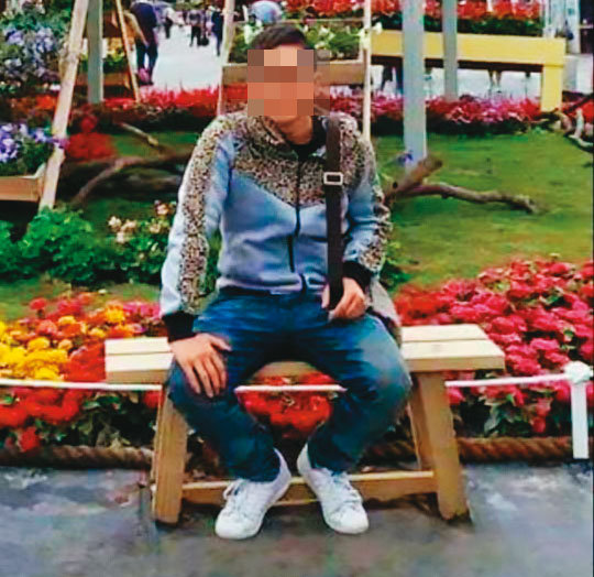 年僅20歲的H男逃亡後躲在墾丁的按摩店當雜工,賺取生活費。(翻攝畫面)