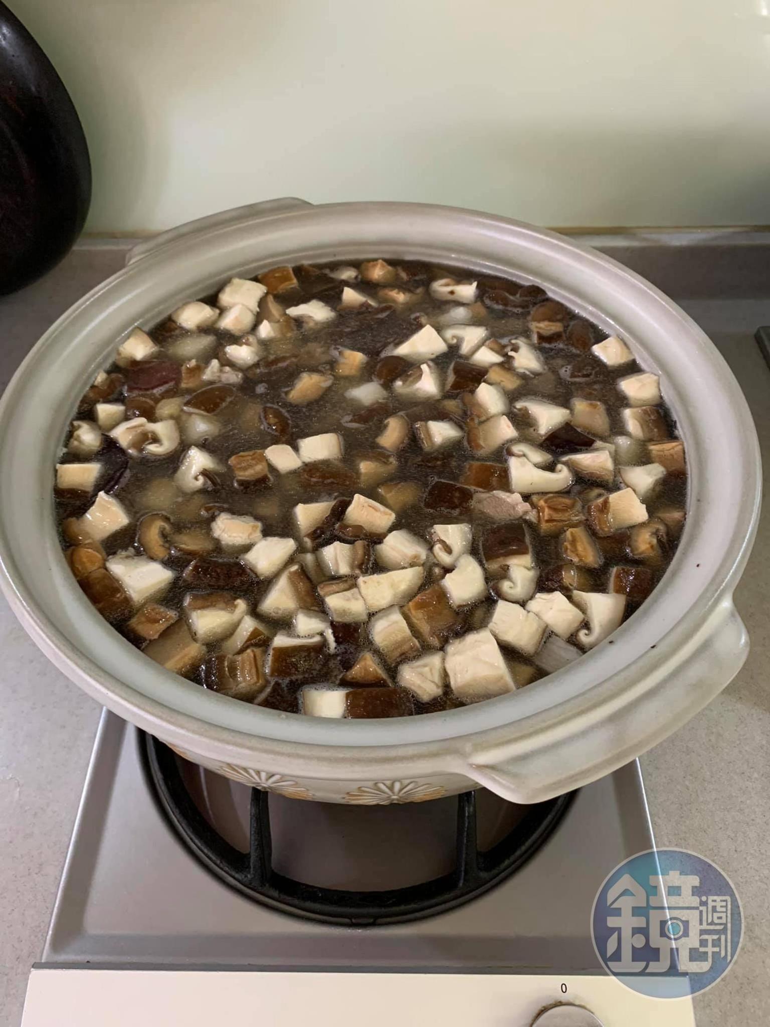 羊羹湯色極清。