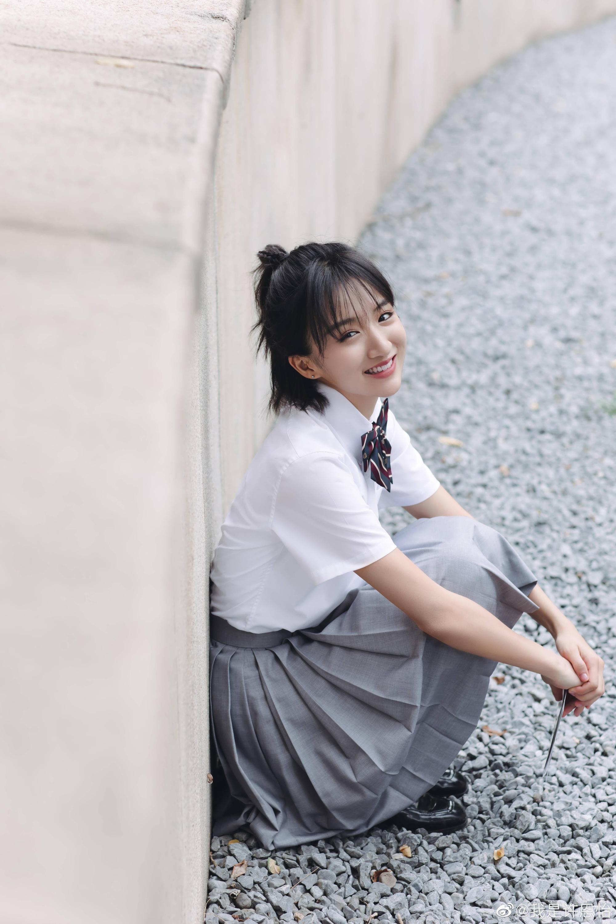 17歲的許恩怡正式進軍演藝圈，第一部電影即當女主角。(我是許恩怡微博)